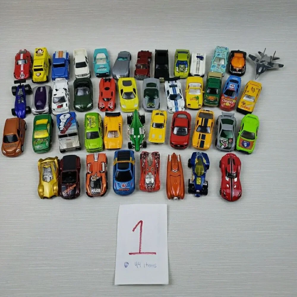 Mix Lot 44 Die Cast Cars Trucks Hot Wheels Maisto Vintage-Present Flaws Toy